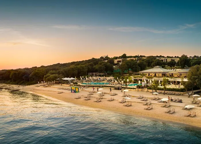 Maistra Amarin Pitches Kamp 4*