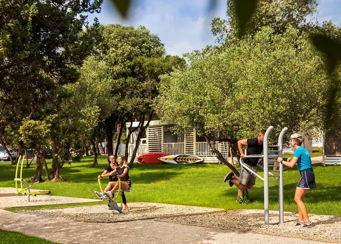 Maistra Amarin Pitches Kamp 4*