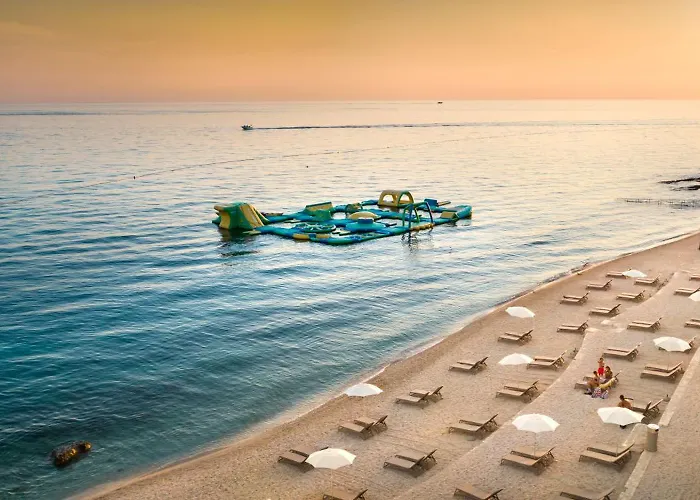 Maistra Amarin Pitches Kamp